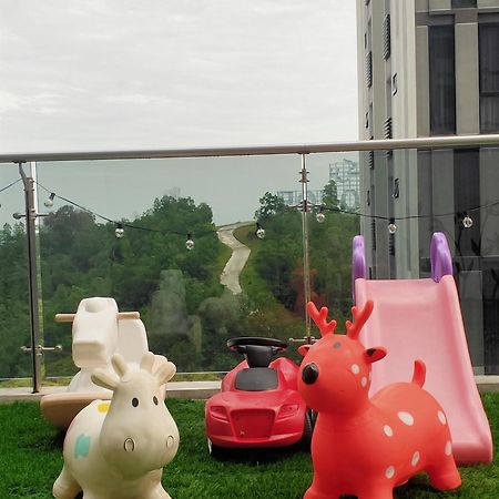 D Bunga مسلم Homestay Pool View Legoland Nusajaya Nusajaya  Esterno foto