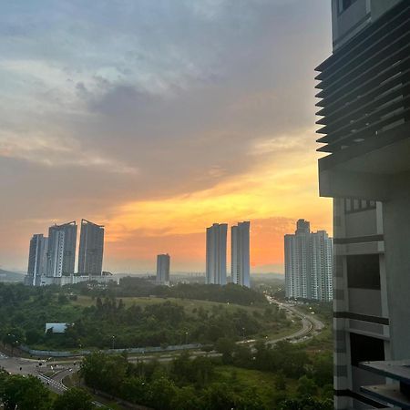D Bunga مسلم Homestay Pool View Legoland Nusajaya Nusajaya  Esterno foto