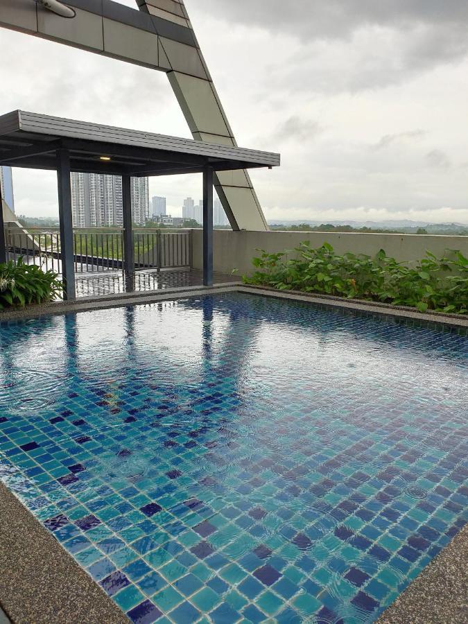 D Bunga مسلم Homestay Pool View Legoland Nusajaya Nusajaya  Esterno foto
