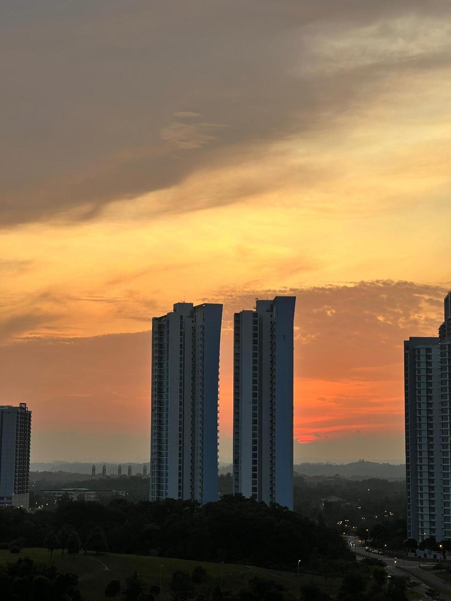 D Bunga مسلم Homestay Pool View Legoland Nusajaya Nusajaya  Esterno foto
